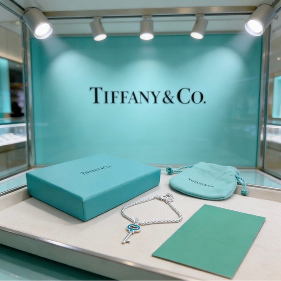 Tiffany & Co. Silver Key Charm Bracelet with Signature Blue Box - Picture 3 of 4